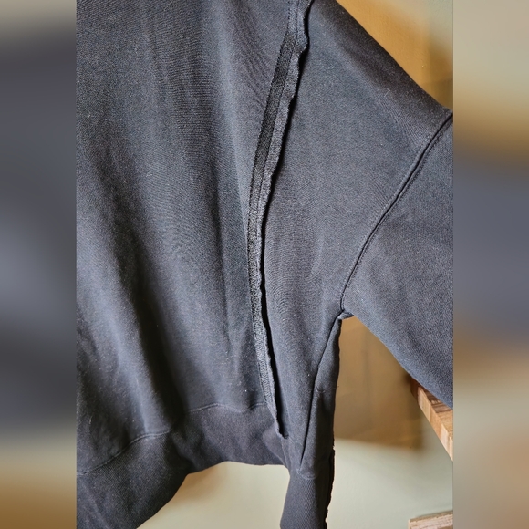 Black Oversized Sweatshirt From Amazon Very cozy - Picture 7 of 8